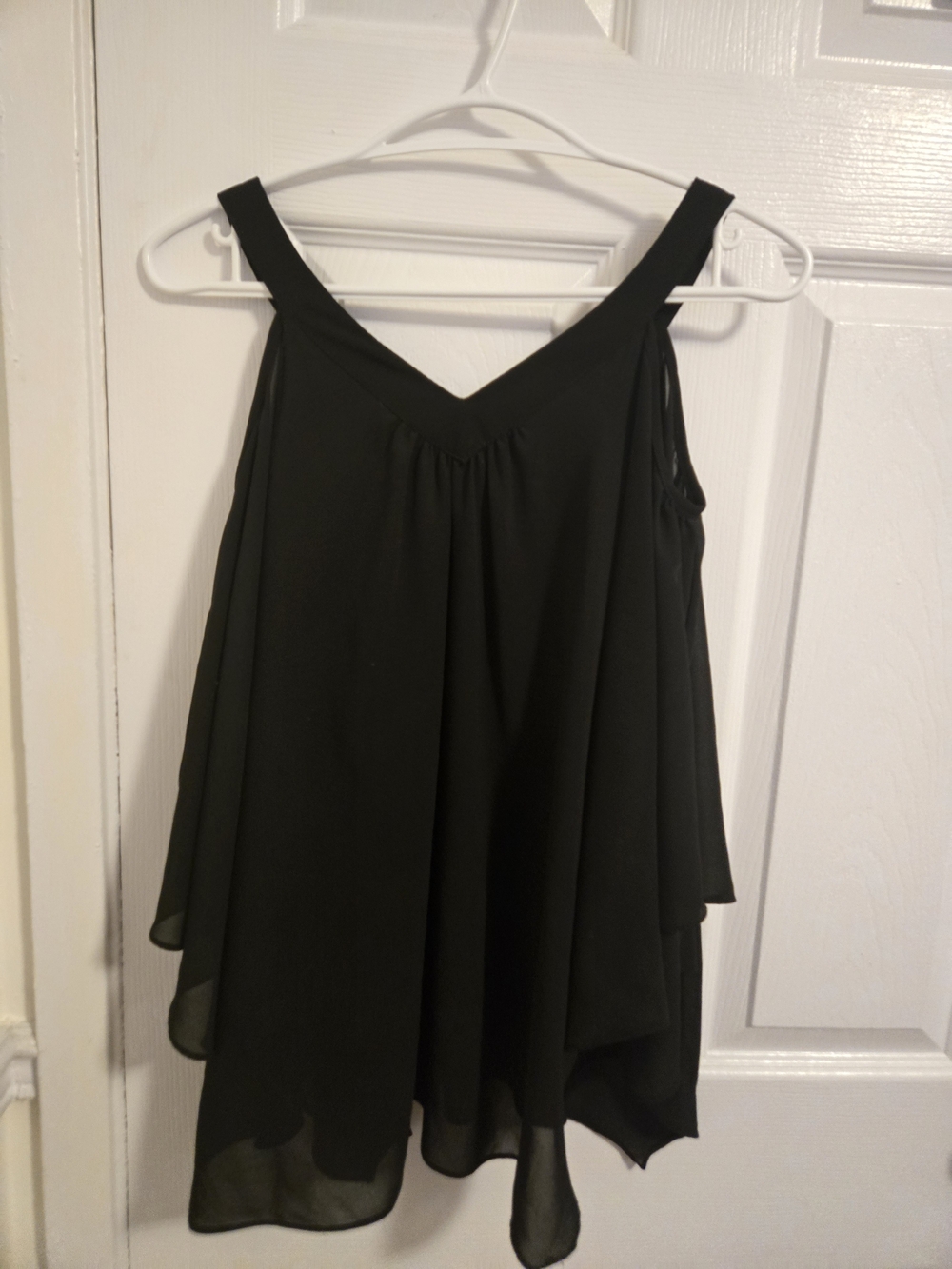 Flowy Black V-Neck Sleeveless Top